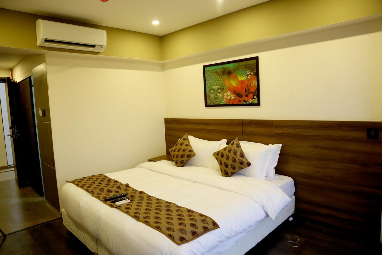 Hotel Mumbai House Andheri East, Bombay Extérieur photo