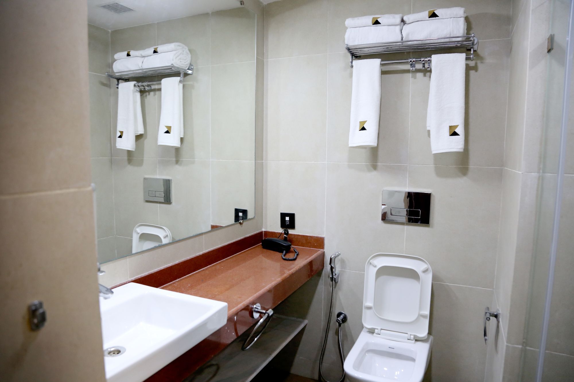 Hotel Mumbai House Andheri East, Bombay Extérieur photo